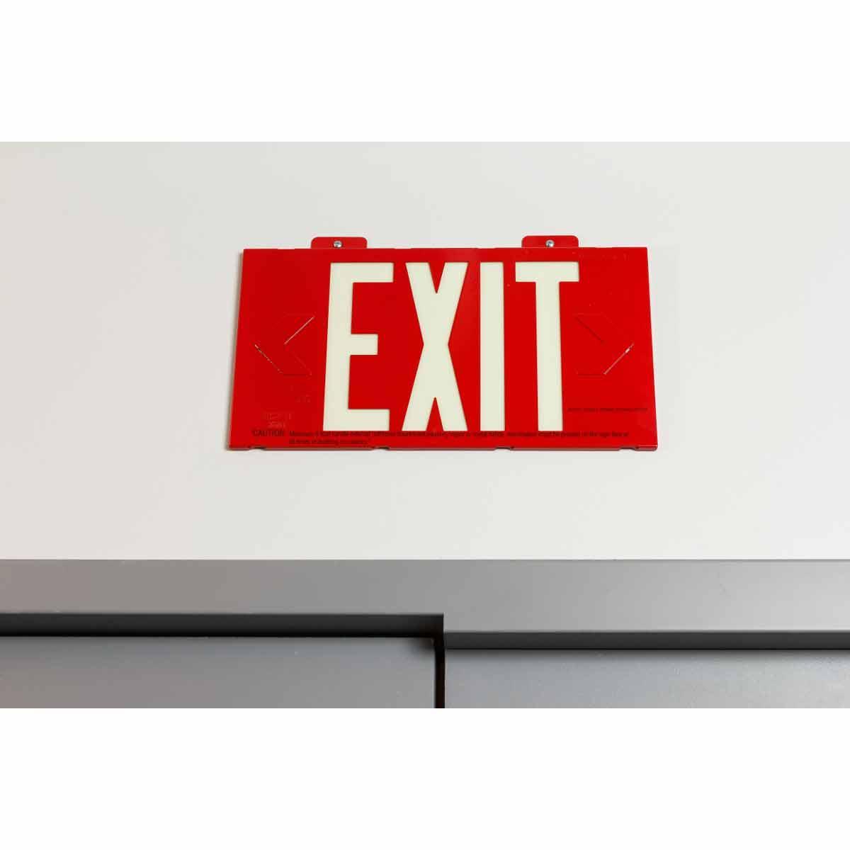 Brady® 96908 Rectangular Fire Extinguisher Sign, 12 in H x 18 in W, White on Red, B-450 Polyethylene, Fastened Mount