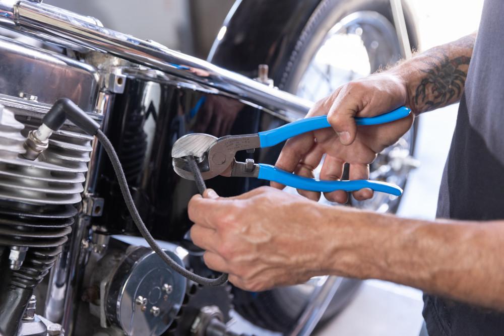 Channellock&reg; 911 Heavy Duty Cable Cutter, 2/0 AWG Copper, 4/0 AWG Aluminum Cable/Wire, 9-1/2 in OAL, High Carbon Drop Forged Steel Jaw