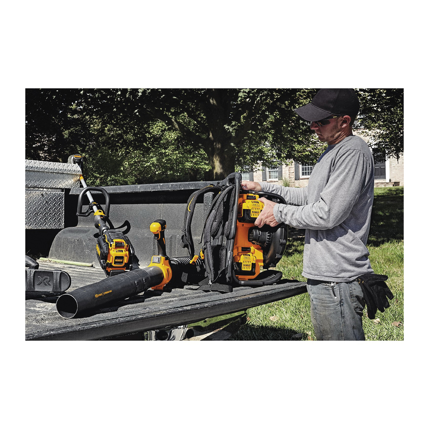 DeWALT&reg; DCBL590B