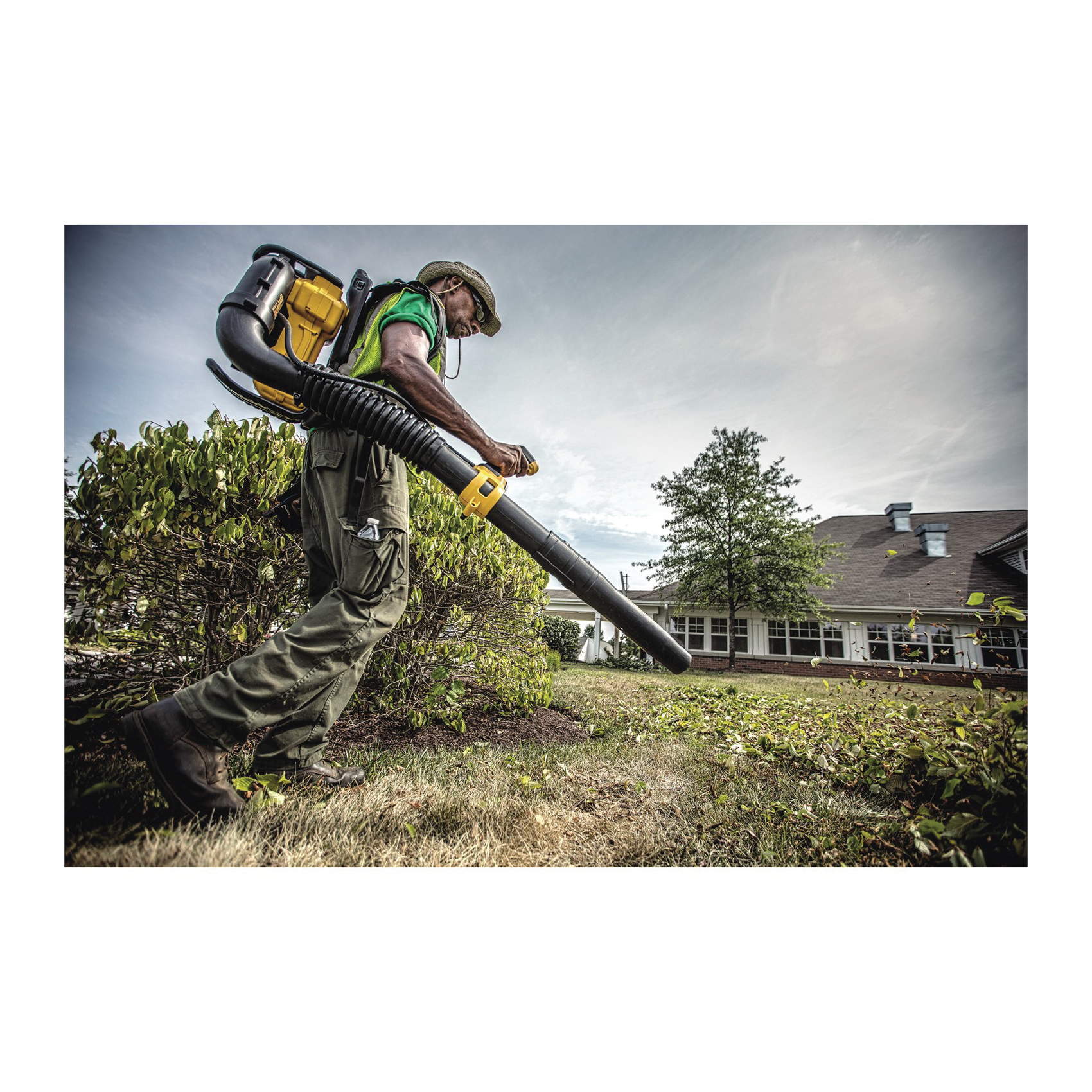 DeWALT&reg; DCBL590B