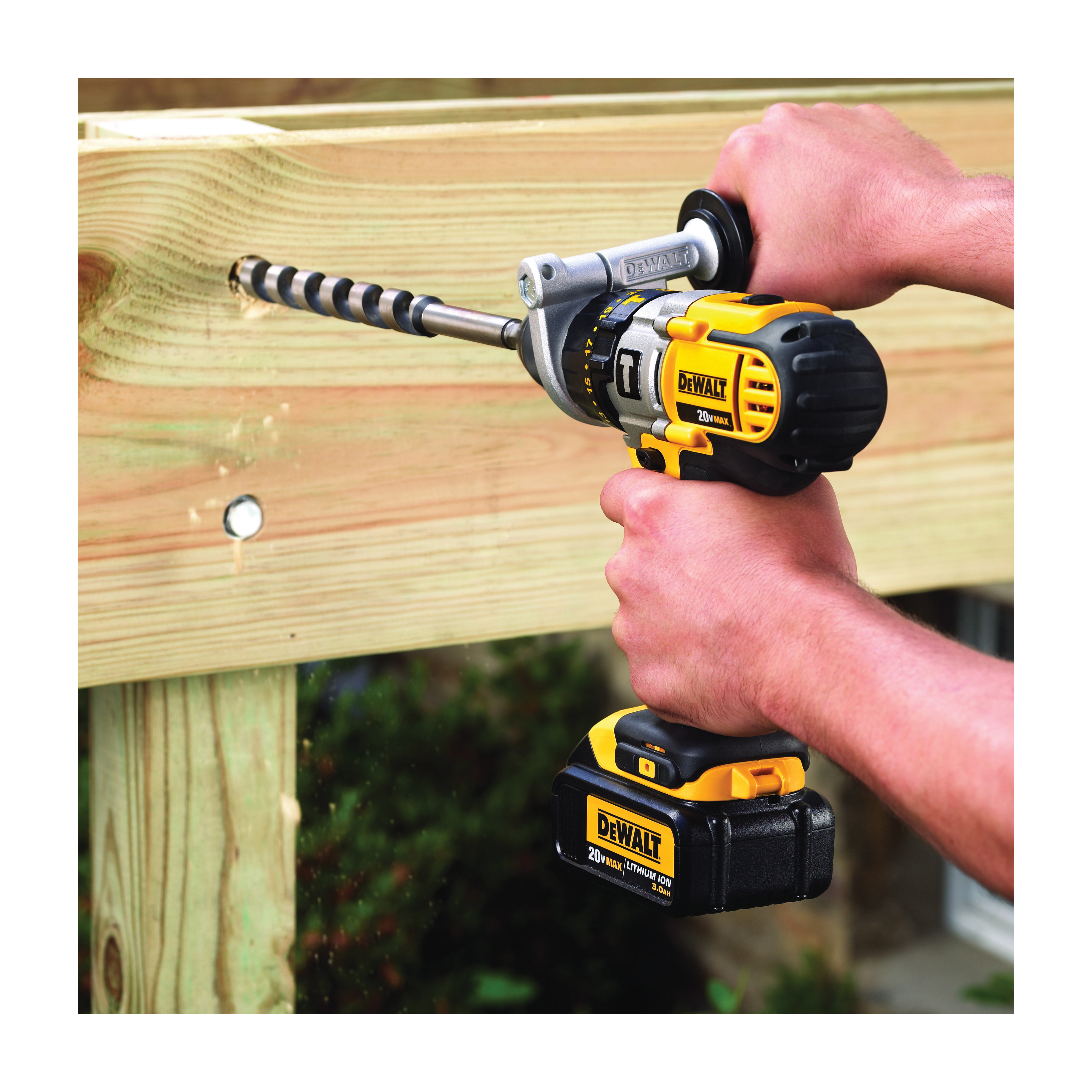 DeWALT&reg; DCD985L2