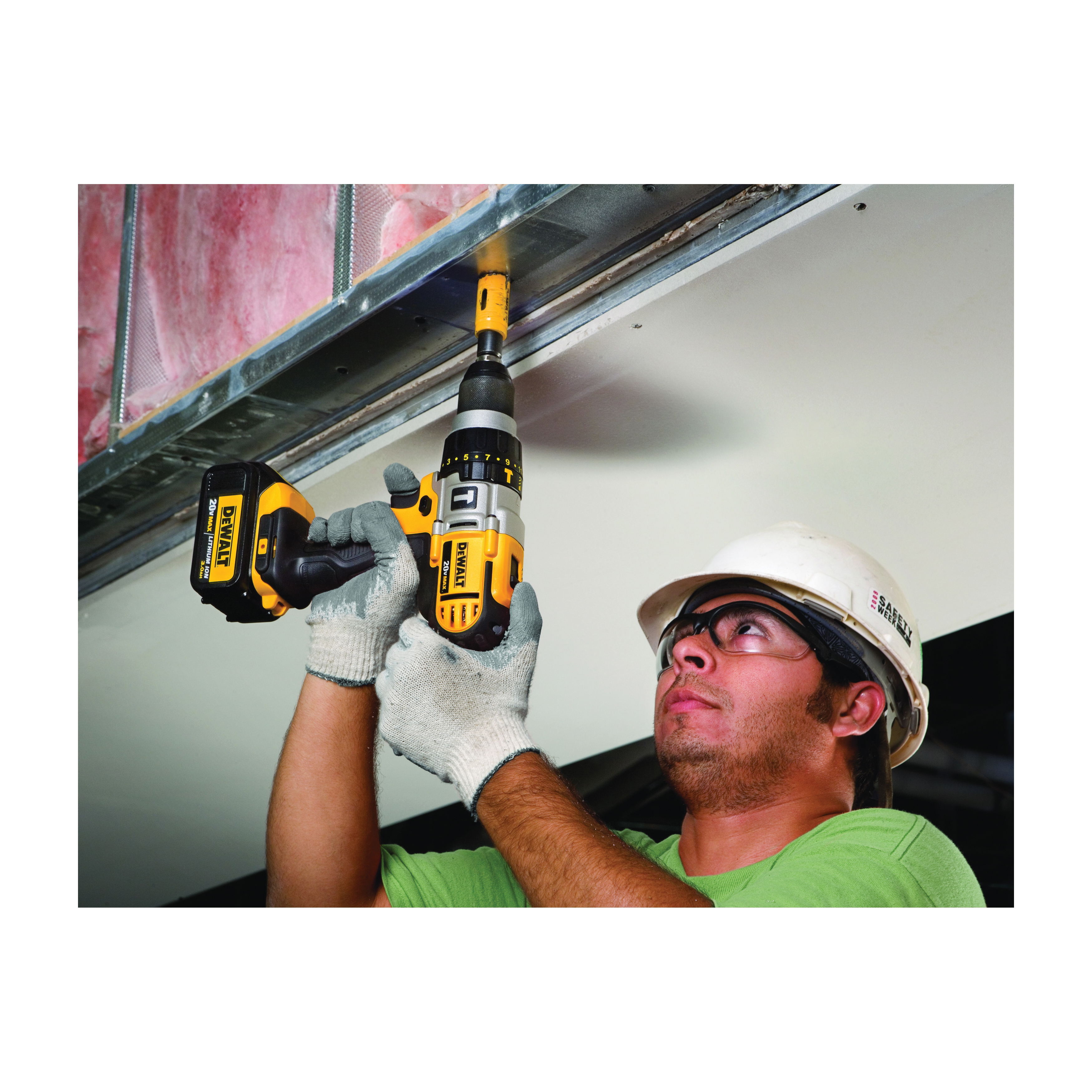 DeWALT&reg; DCD985L2