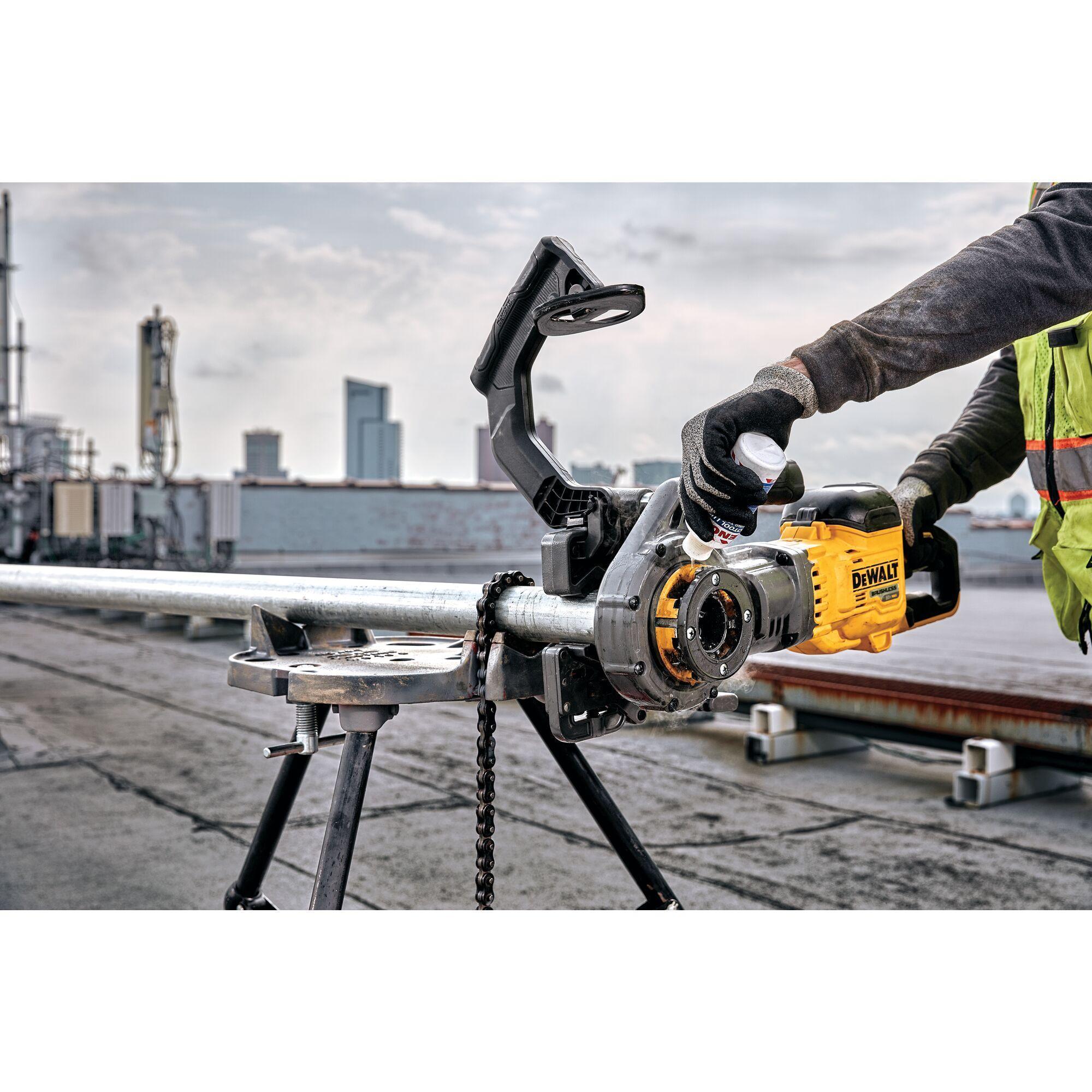 DeWALT&reg; DCE700X2K Cordless Pipe Threader Kit With Die Head, 1/2 to 2 in Pipe, 26.38 in L x 5 in W, (2) FLEXVOLT&reg; 20V/60V MAX* 9 Ah Glass Filled Nylon Battery