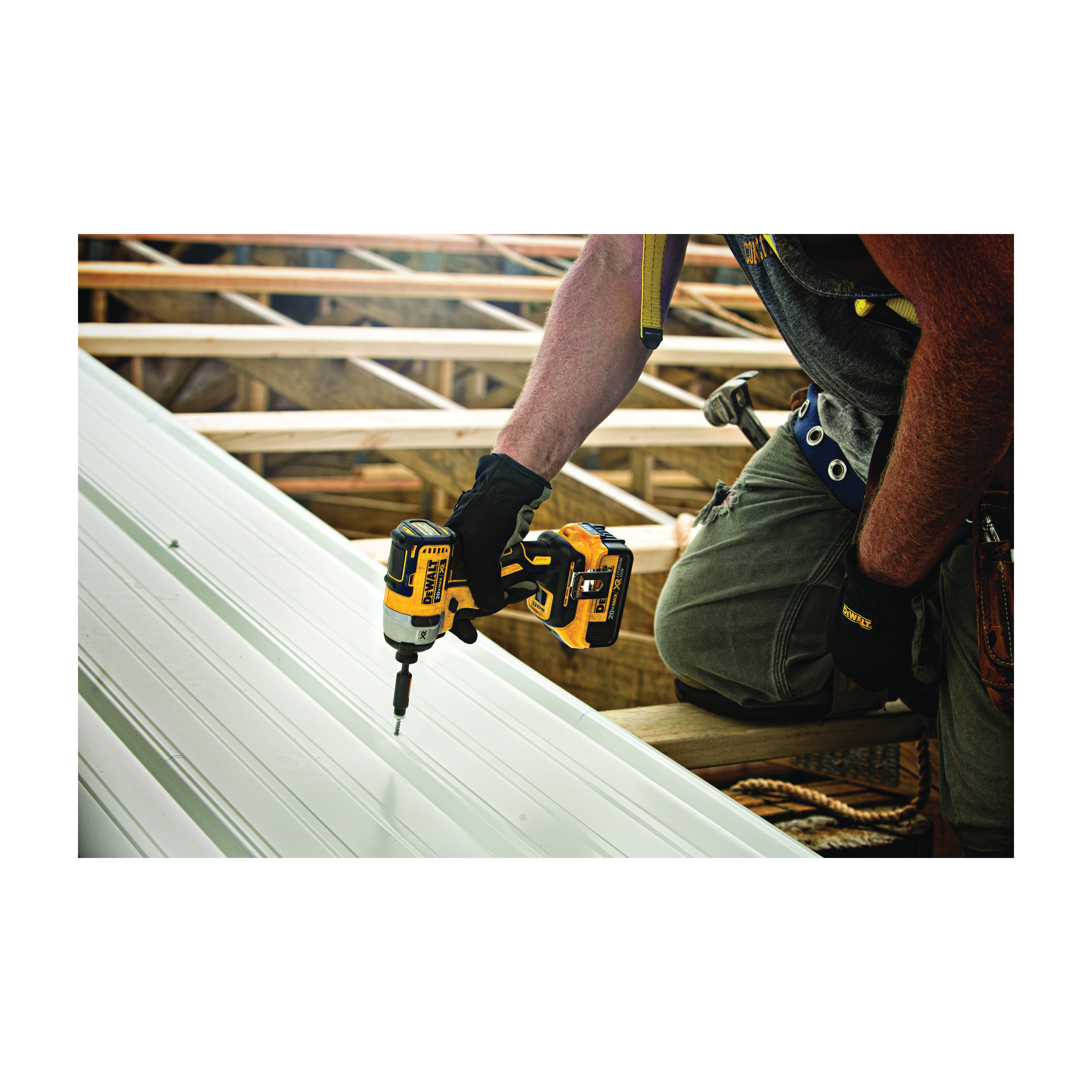 slide DeWalt® DCF887M2