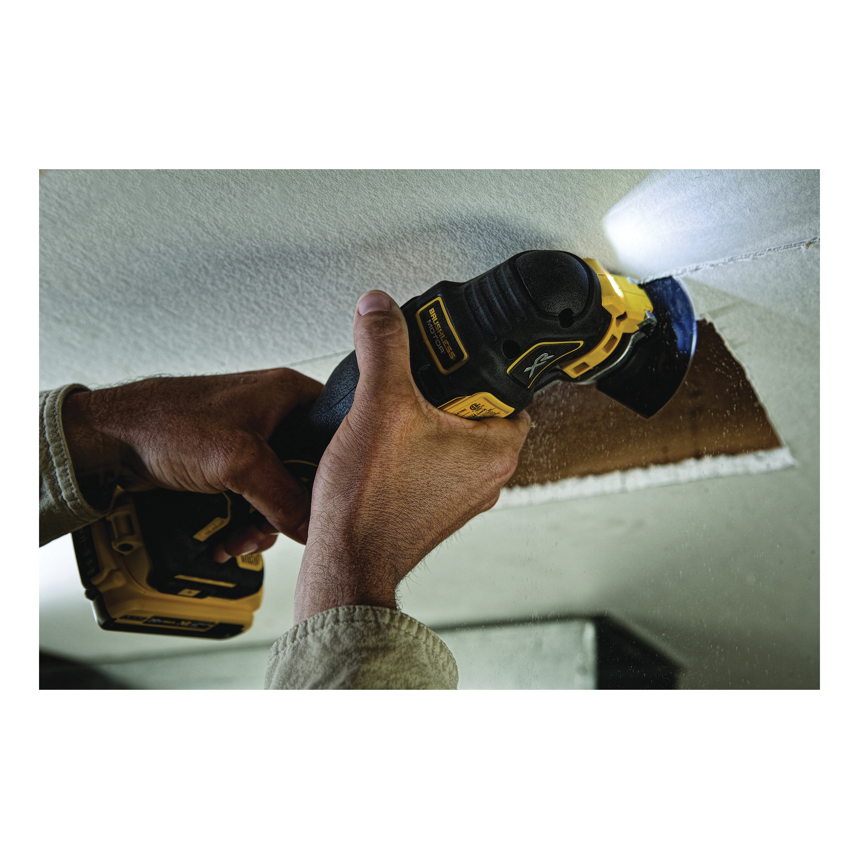 DeWALT&reg; DCS355B