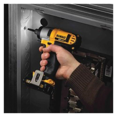 slide DeWalt® DCF815S2