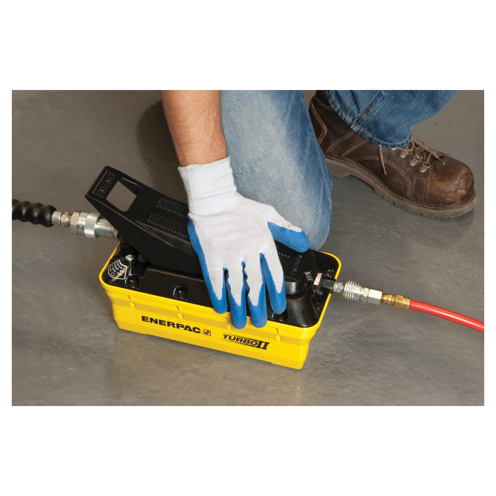 Enerpac&reg; PAMG1405N Turbo II Air Powered Hydraulic Pump, Manual Actuator, 12 scfm Air Flow, 3/8-18 NPTF Fluid Port, 1/4-18 NPTF Air Inlet
