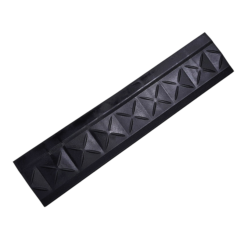 Ergo Advantage A5-Y Corner Female Safety Edge Ramp, Yellow, PVC, 22 in L x 4 in W x 1 in THK