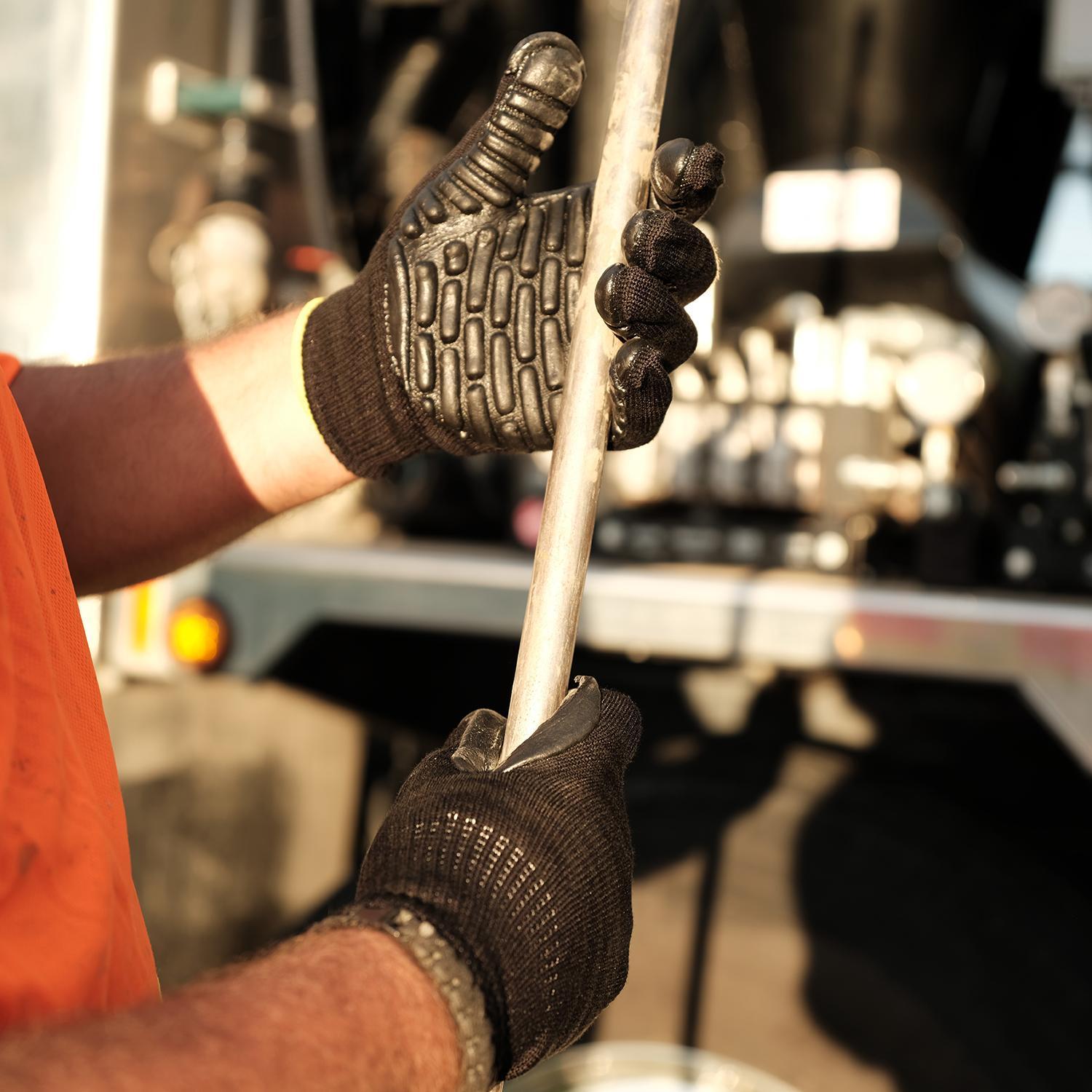 Impacto&reg; VI473130 BLACKMAXX&trade; Series Lightweight Anti-Vibration Gloves, L, Cotton/Nylon, Knit Wrist Cuff, ANSI Cut-Resistance Level: 2