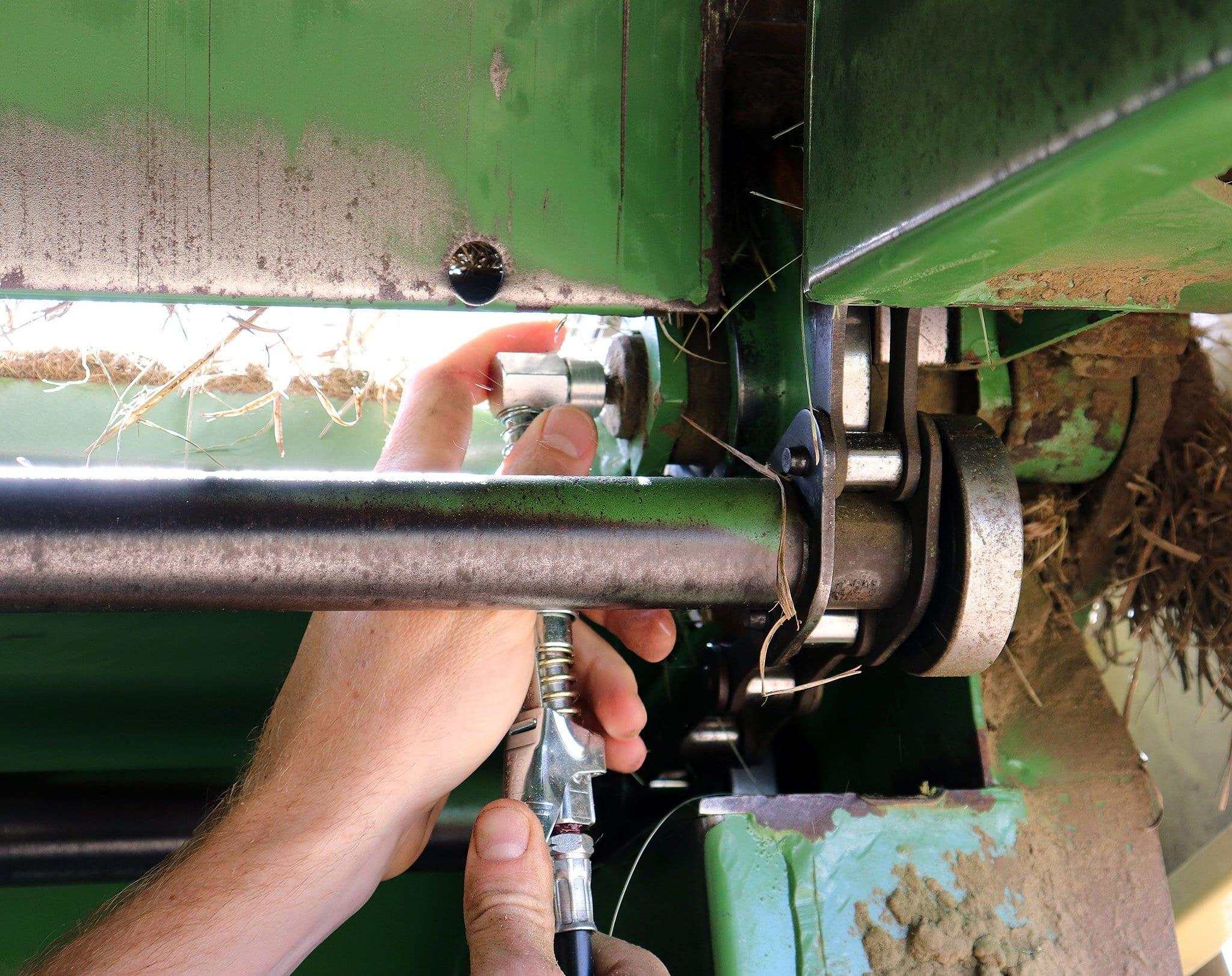 LockNLube&reg; LNL120 LNL 90 deg Coupler Adapter, 3.5 in OAL, Alloy Steel/Rubber