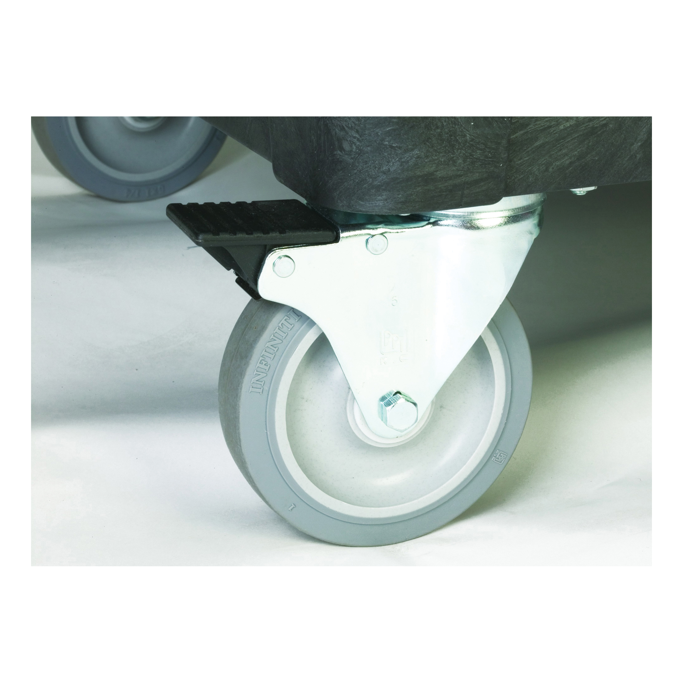 Rubbermaid® FG453388BLA RUB 4533-88BLA