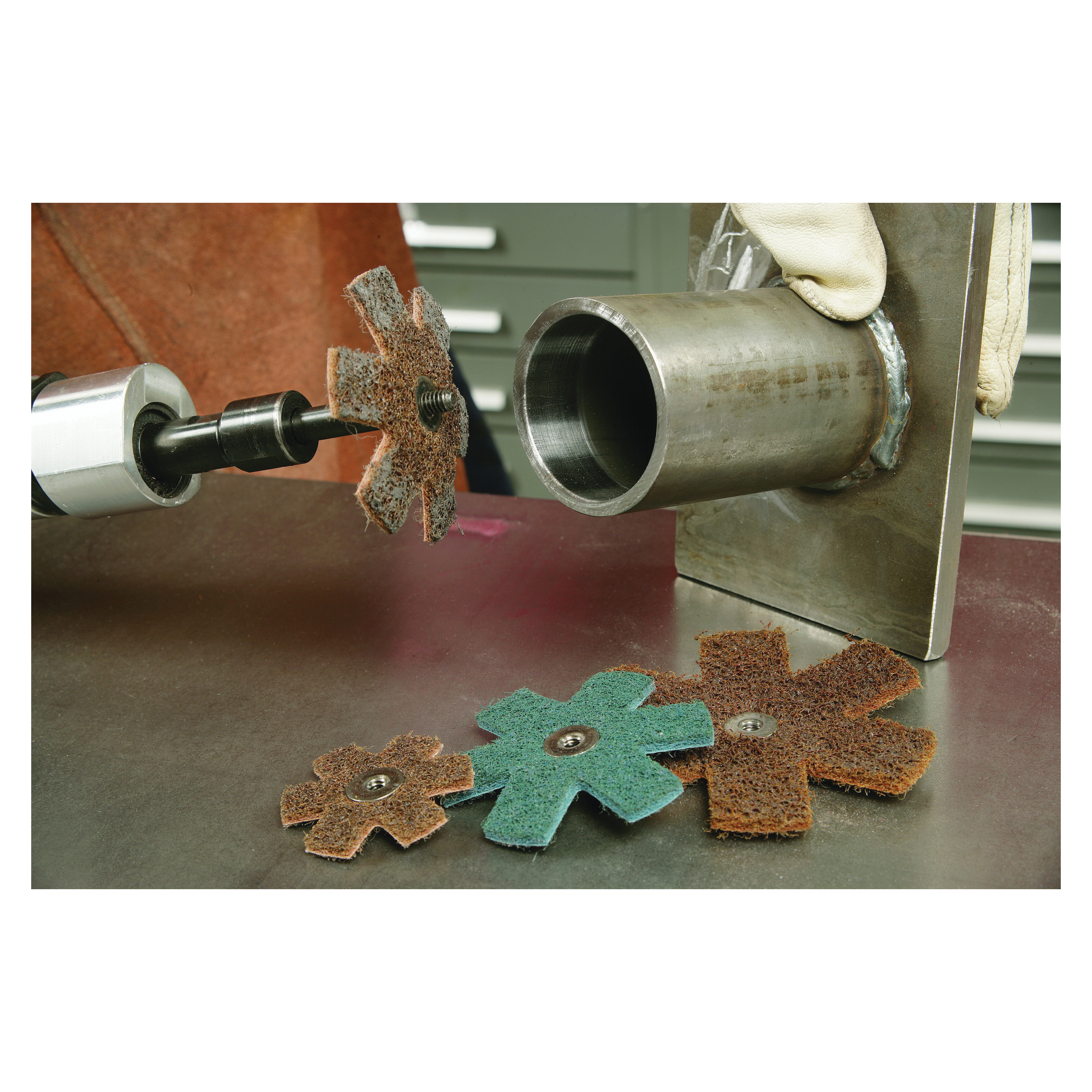 Scotch-Brite&trade; 7100031694 Sanding Star, 1-1/2 in, 2 in, 3 in, 4 in Dia Star, Coarse/Very Fine Grade