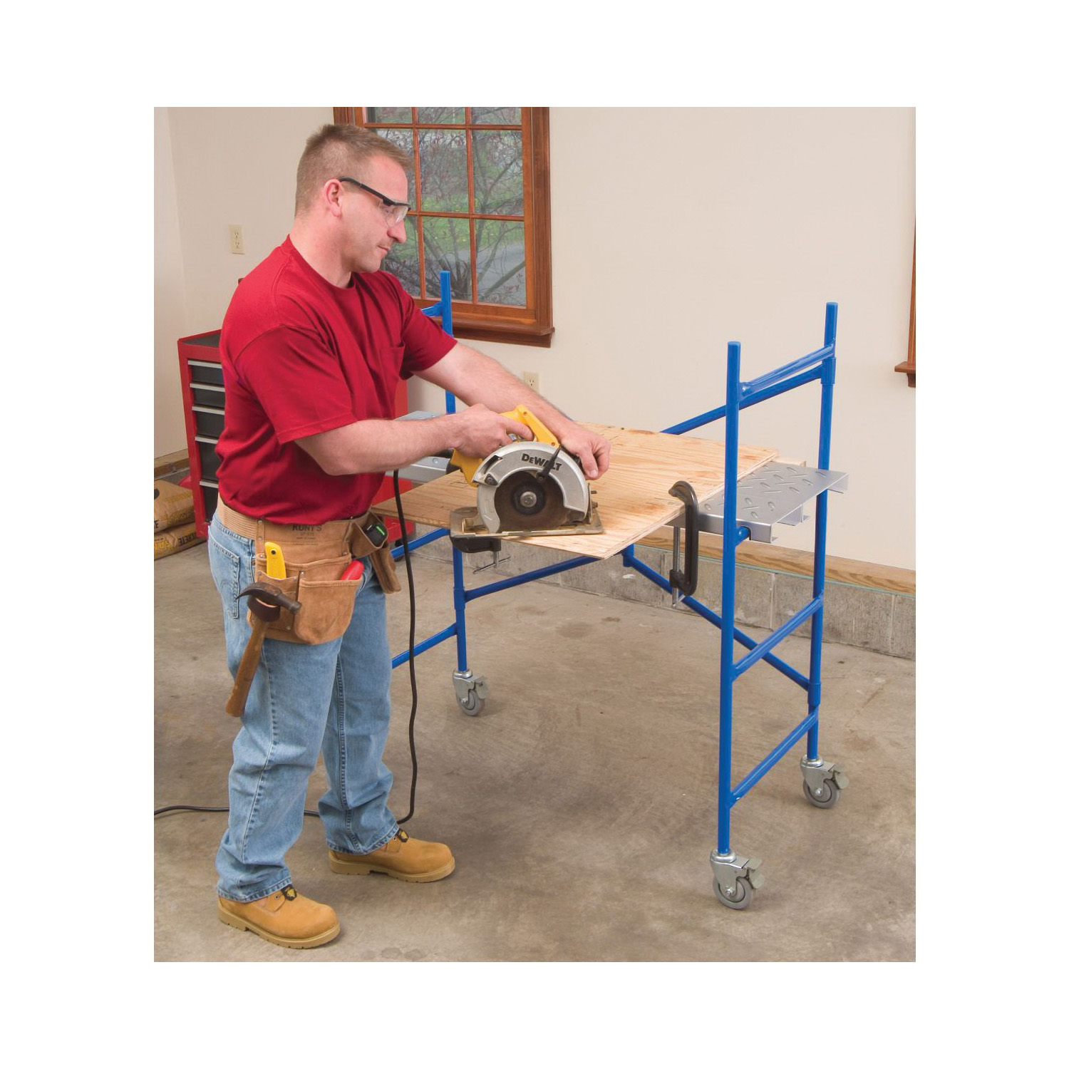 WERNER&reg; PS-48 Portable Scaffold, 25-1/2 in L x 46-1/8 in W x 50-1/8 in H, 500 lb Load, Steel