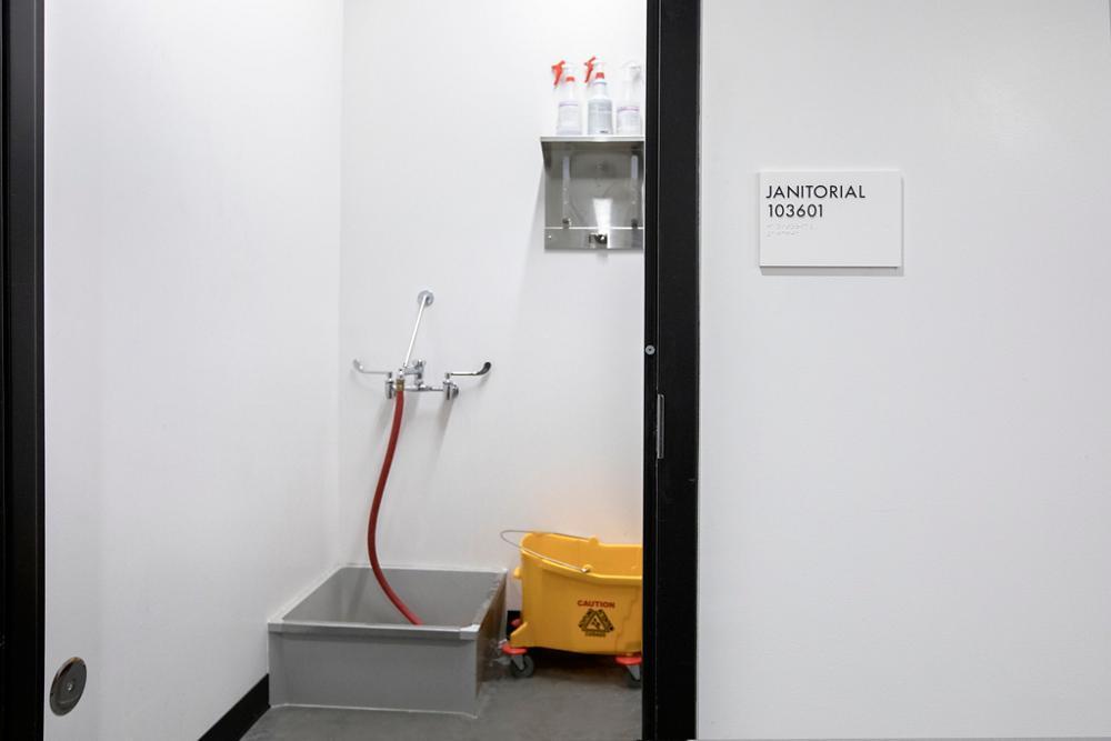 Zurn&reg; Z843M1-RC 12989